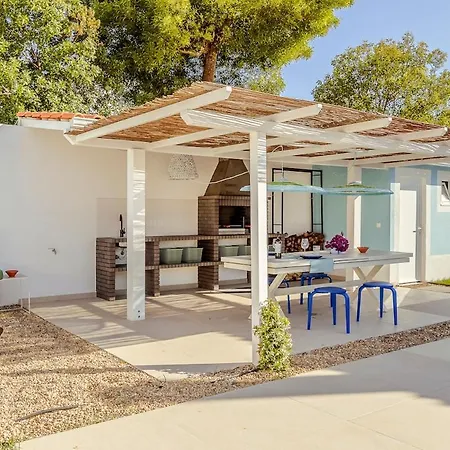 Villa Blue - Coastal Escape *