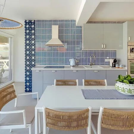 Blue - Coastal Escape Sesimbra