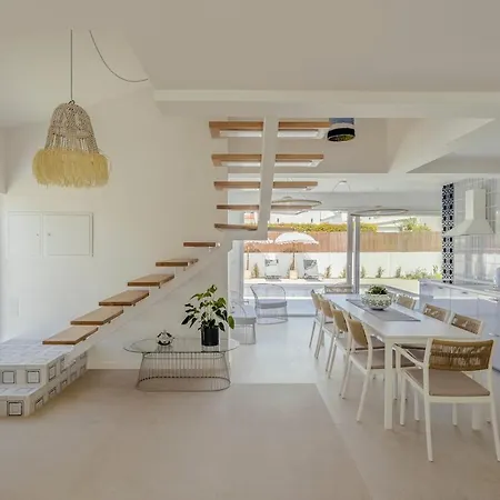 Villa Blue - Coastal Escape