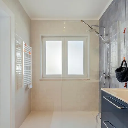 Blue - Coastal Escape Villa Sesimbra