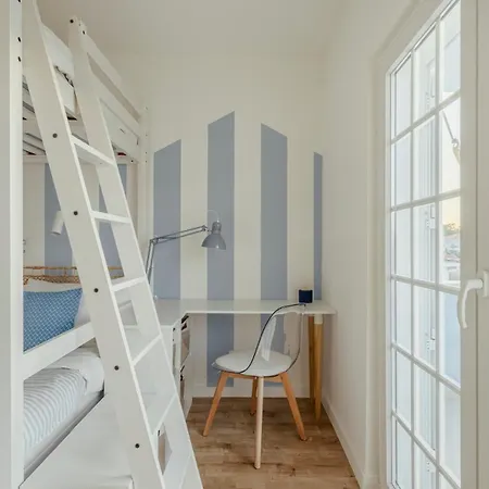 Villa Blue - Coastal Escape *